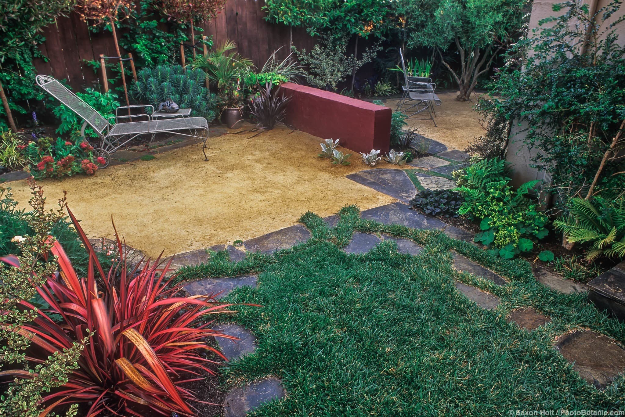 Crushed rock path and patio